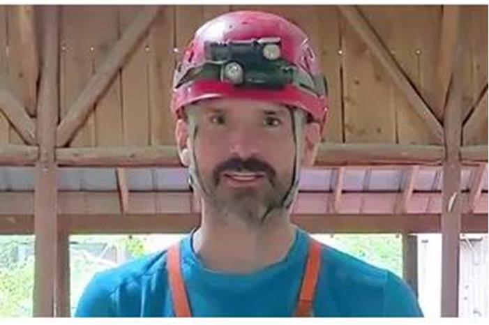 عالم أميركي عالق بكهف عمقه 1000 متر بتركيا بعد إصابته بوعكة - فيديو