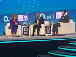 الحكومة توقع اتفاقية للاستثمار في الأمونيا والهيدروجين والميثانول الأخضر