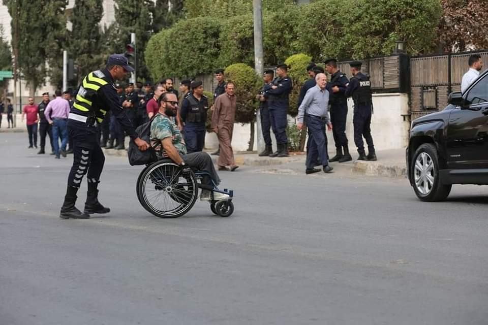 بالصور نشامى الأمن العام ينشرون الأمن ويحافظون على الأمان