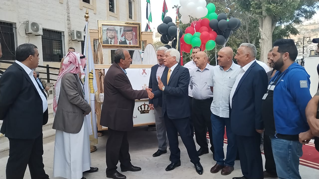 صورة حول : بلدية السلط الكبرى تشارك في التوقيع على رسالة ولاء و وفاء لجلالة الملك..صور بلدية السلط الكبرى تشارك في التوقيع على رسالة ولاء و وفاء لجلالة الملك..صور