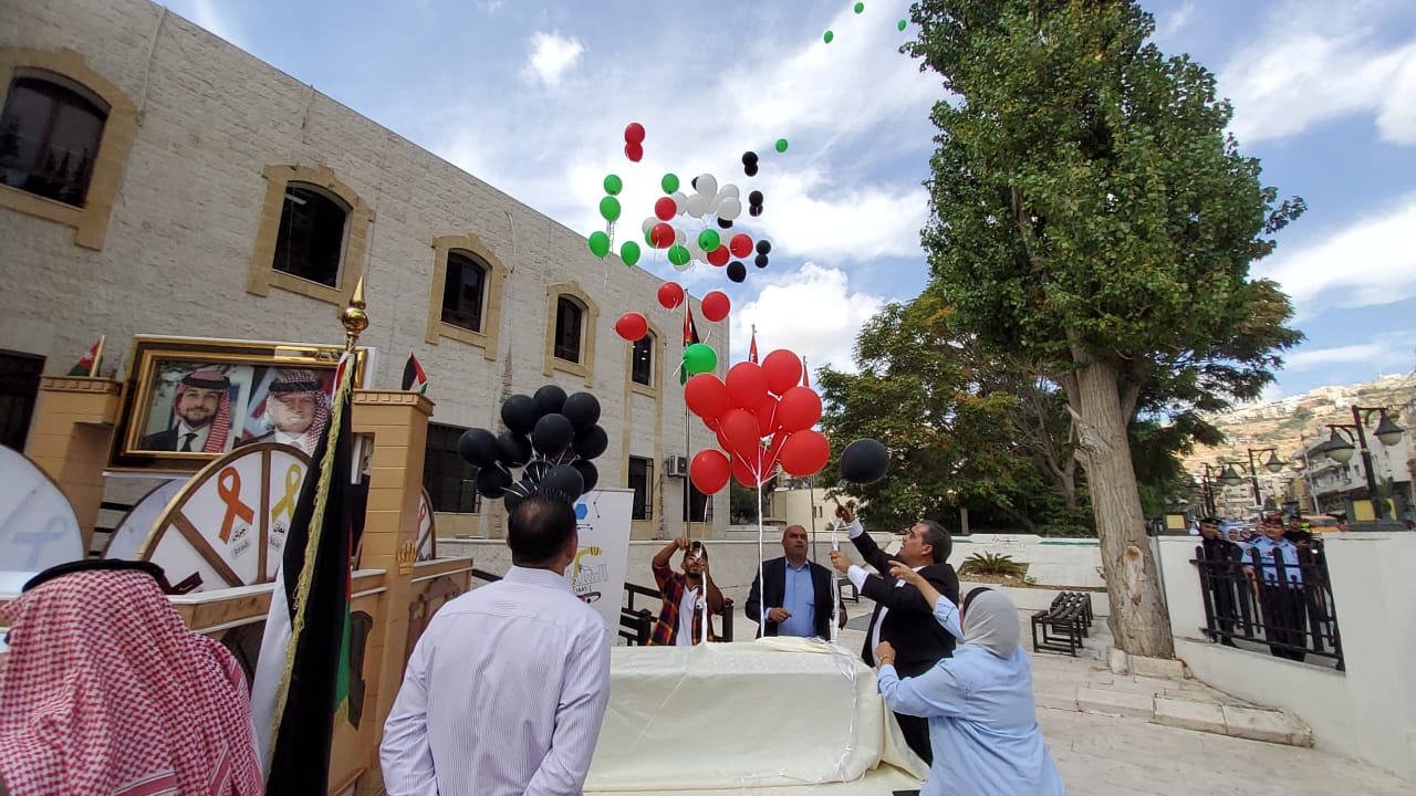 صورة حول : بلدية السلط الكبرى تشارك في التوقيع على رسالة ولاء و وفاء لجلالة الملك..صور بلدية السلط الكبرى تشارك في التوقيع على رسالة ولاء و وفاء لجلالة الملك..صور