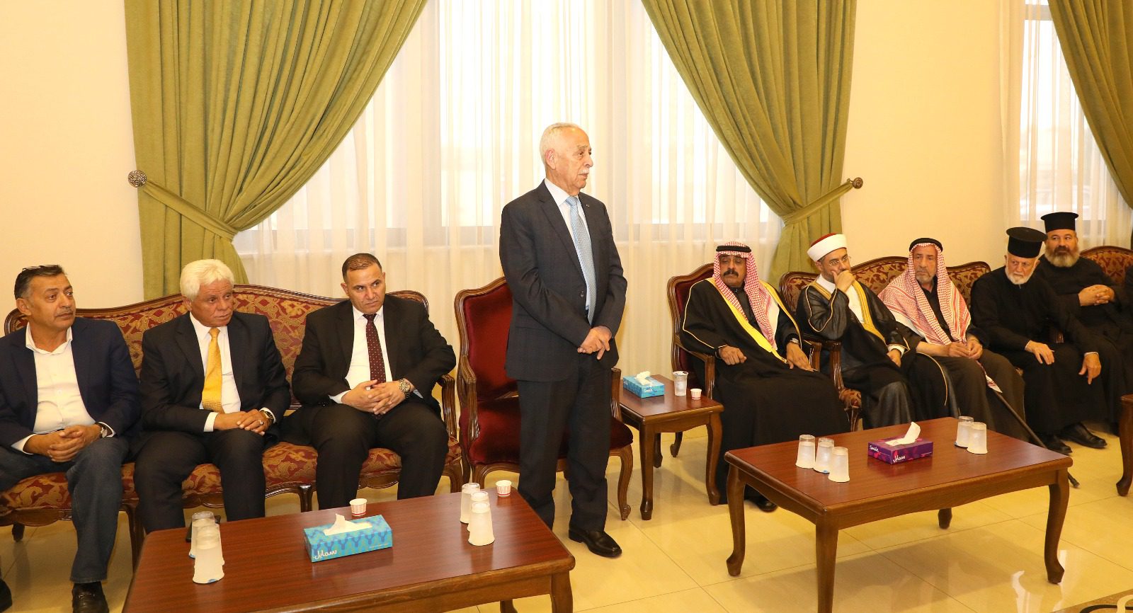 مندوبا عن الملك وولي العهد العيسوي يعزي عشيرتي العدوان/ ابو عرابي ، وآل الجدع