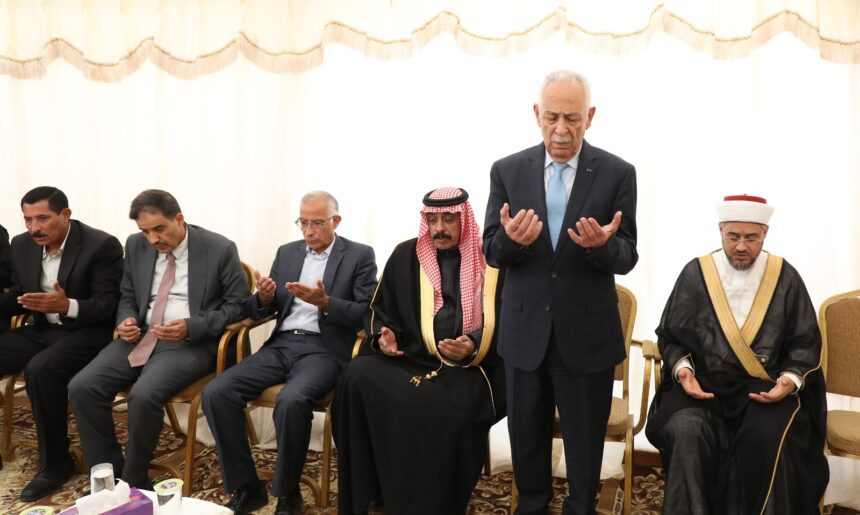 مندوبا عن الملك وولي العهد العيسوي يعزي عشيرتي العدوان/ ابو عرابي ، وآل الجدع