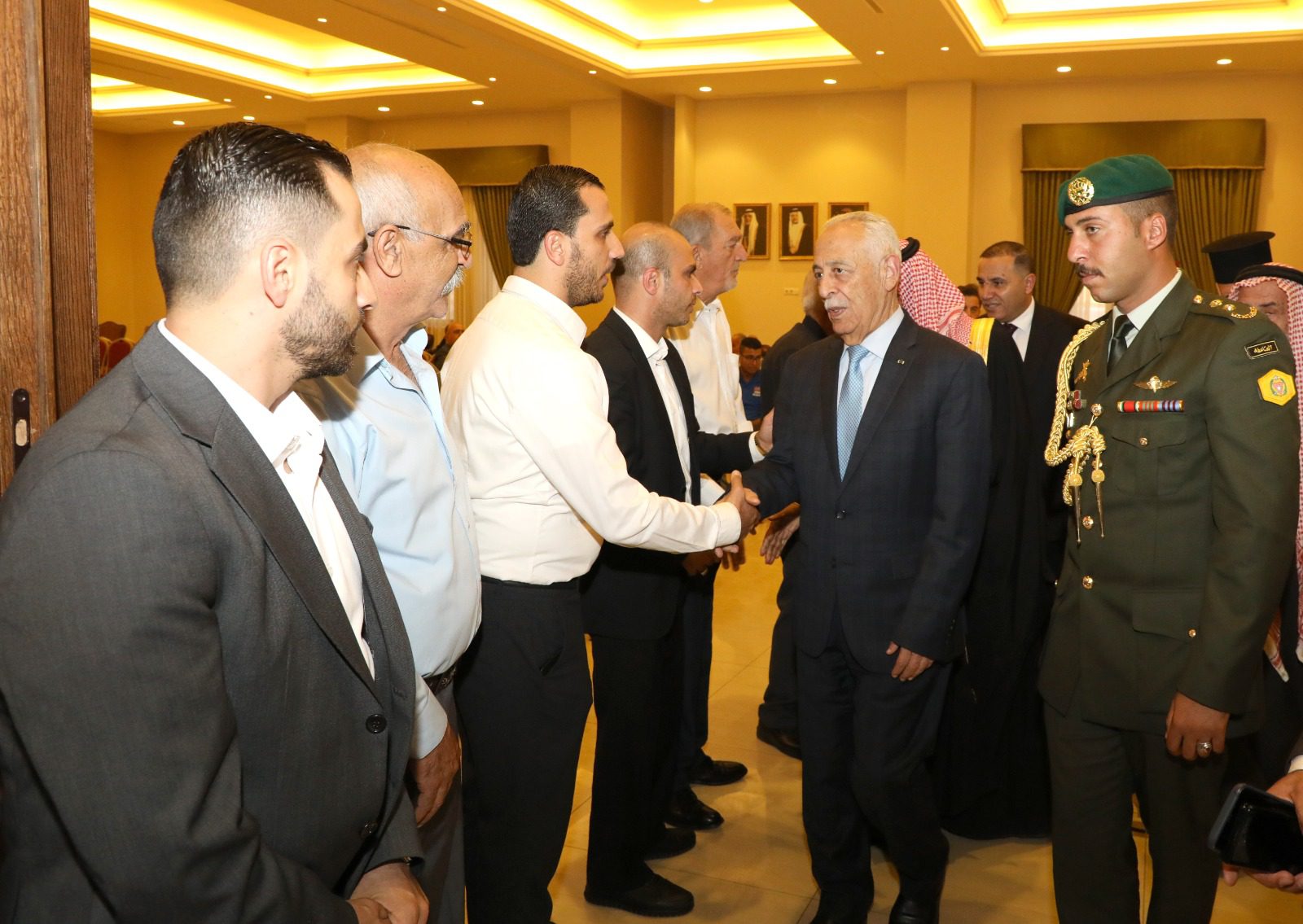 مندوبا عن الملك وولي العهد العيسوي يعزي عشيرتي العدوان/ ابو عرابي ، وآل الجدع