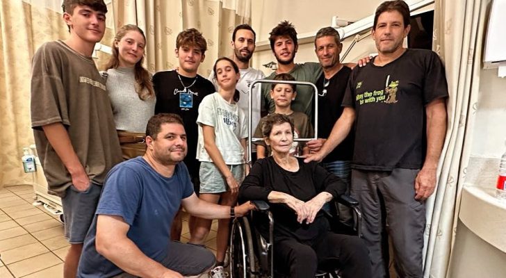 أسيرة أفرجت عنها كتائب القسام تكشف ما حصل معها أثناء أسرها