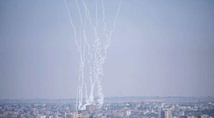 صورة حول : إعلام عبري: إطلاق وابل كبير من الصواريخ من قطاع غزة إعلام عبري: إطلاق وابل كبير من الصواريخ من قطاع غزة
