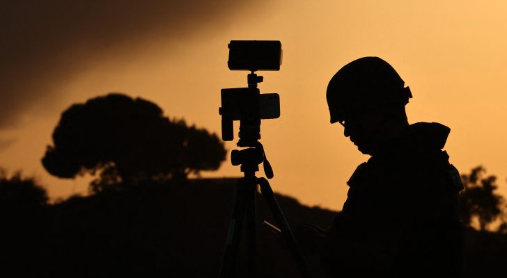 صورة حول : استشهاد صحفي آخر وعدد من أفراد عائلته في حي الزيتون بغزة استشهاد صحفي آخر وعدد من أفراد عائلته في حي الزيتون بغزة