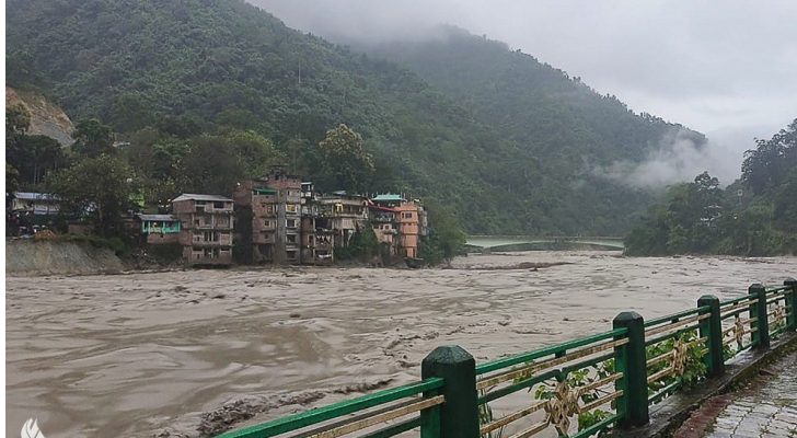 مصرع ١٠ أشخاص وفقدان ٨٢ آخرين بفيضانات جليدية شمال شرق الهند