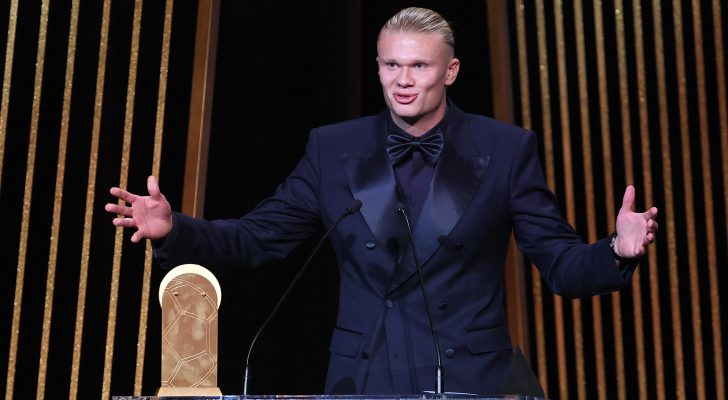 هالاند يحرز جائزة جيرد مولر لأفضل هداف في عام ٢٠٢٣