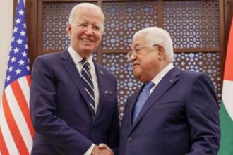 عباس يدعو بايدن لوقف الإبادة الجماعية بغزة