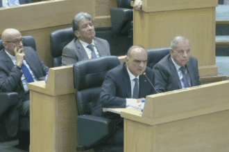 الخصاونة: نقول لهم بأنهم خاسؤون