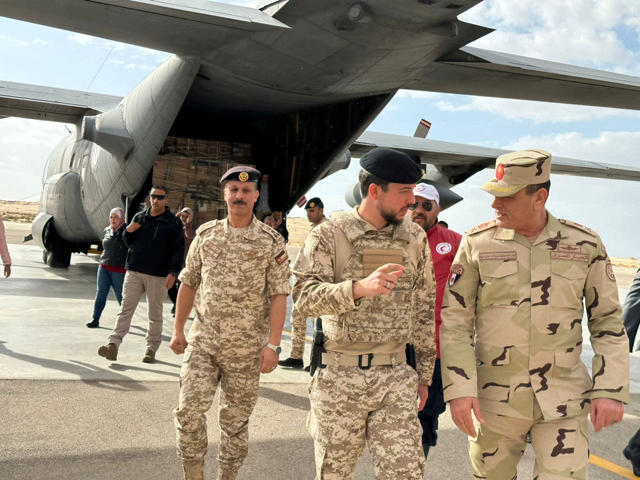 ولي العهد يصل على متن طائرة عسكرية أردنية إلى مطار العريش