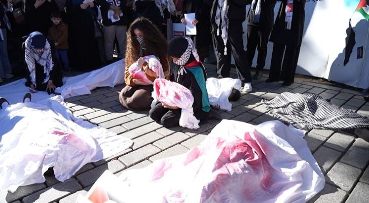 إسطنبول.. جلسة تضامنية مع الفلسطينيين ورفضا للإبادة الجماعية