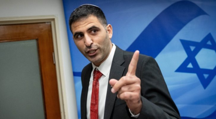 حكومة نتنياهو تتهم صحيفة هآرتس بـ"نشر الدعاية الانهزامية والكاذبة والتحريض أثناء الحرب على غزة"