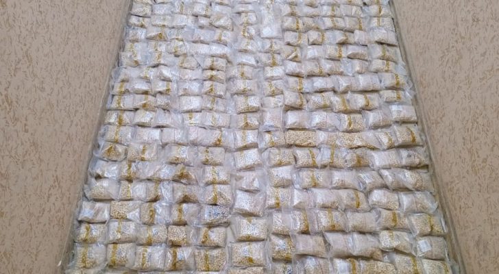 الجمارك: ضبط (٥٦٥) ألف حبة كبتاجون في شاحنة قادمة عبر حدود جابر