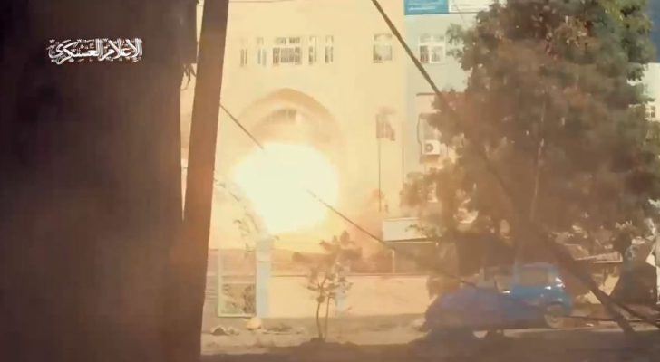 كتائب القسام تنشر مقاطع لاستهداف جنود وآليات الاحتلال في غزة