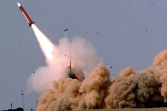 البحر الاحمر : صاروخ كروز يصيب ناقلة مواد كيميائية