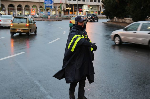 صورة حول : الإدارات المرورية تحذر السائقين في الأردن الإدارات المرورية تحذر السائقين في الأردن