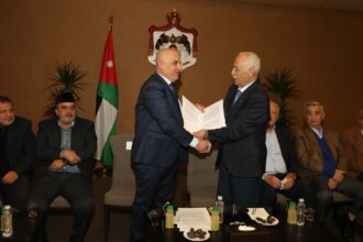 العيسوي يلتقي شيوخ ووجهاء من أبناء عشائر الخليل