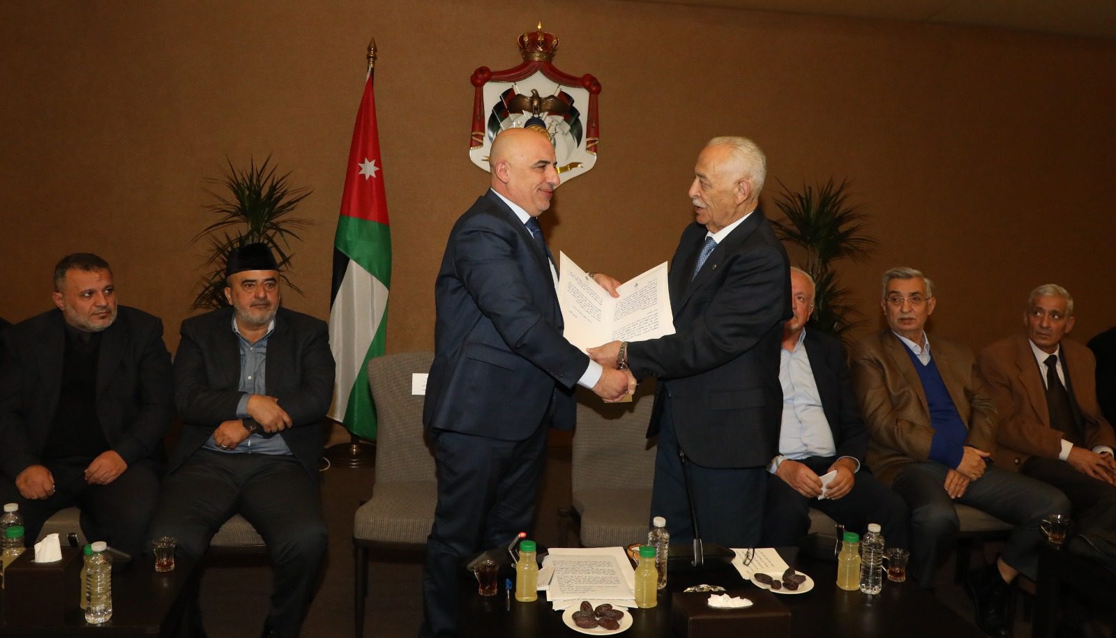 العيسوي يلتقي شيوخ ووجهاء من أبناء عشائر الخليل