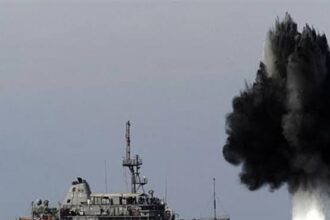 الحوثيون يحتجزون سفينة حاويات كانت متجهة إلى إسرائيل