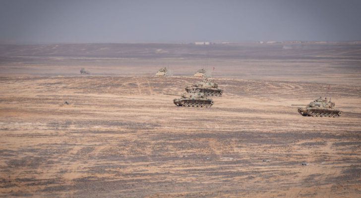 الجيش العربي: القبض على ٥ مسلحين بحوزتهم قذائف آر بي جي وأسلحة على الحدود الشمالية