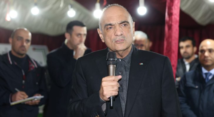 صورة حول : الخصاونة يفتتح الطريق الصحراوي الممتد من منطقة نزول النقب إلى الحميمة الخصاونة يفتتح الطريق الصحراوي الممتد من منطقة نزول النقب إلى الحميمة