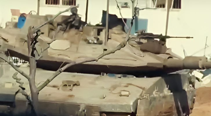 صورة حول : القسام يبث مشاهد استثنائية لاستهداف آليات للاحتلال يعتليها جنود القسام يبث مشاهد استثنائية لاستهداف آليات للاحتلال يعتليها جنود