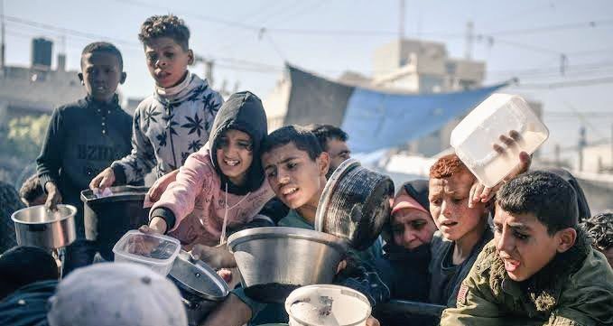 مدير مستشفى بغزة: كذب من قال إن الناس لا يموتون جوعا