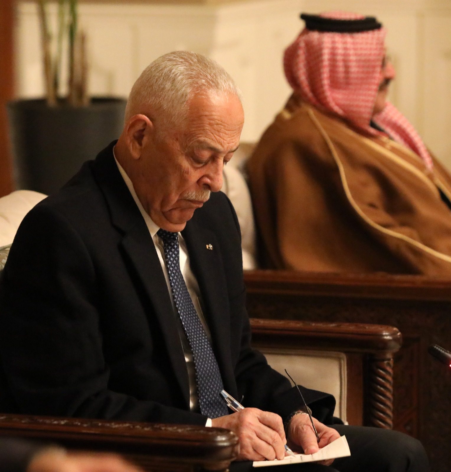 خلال لقائهم العيسوي.. شيوخ ووجهاء عشائر وفعاليات شبابية يؤكدون دعمهم لمواقف جلالة الملك