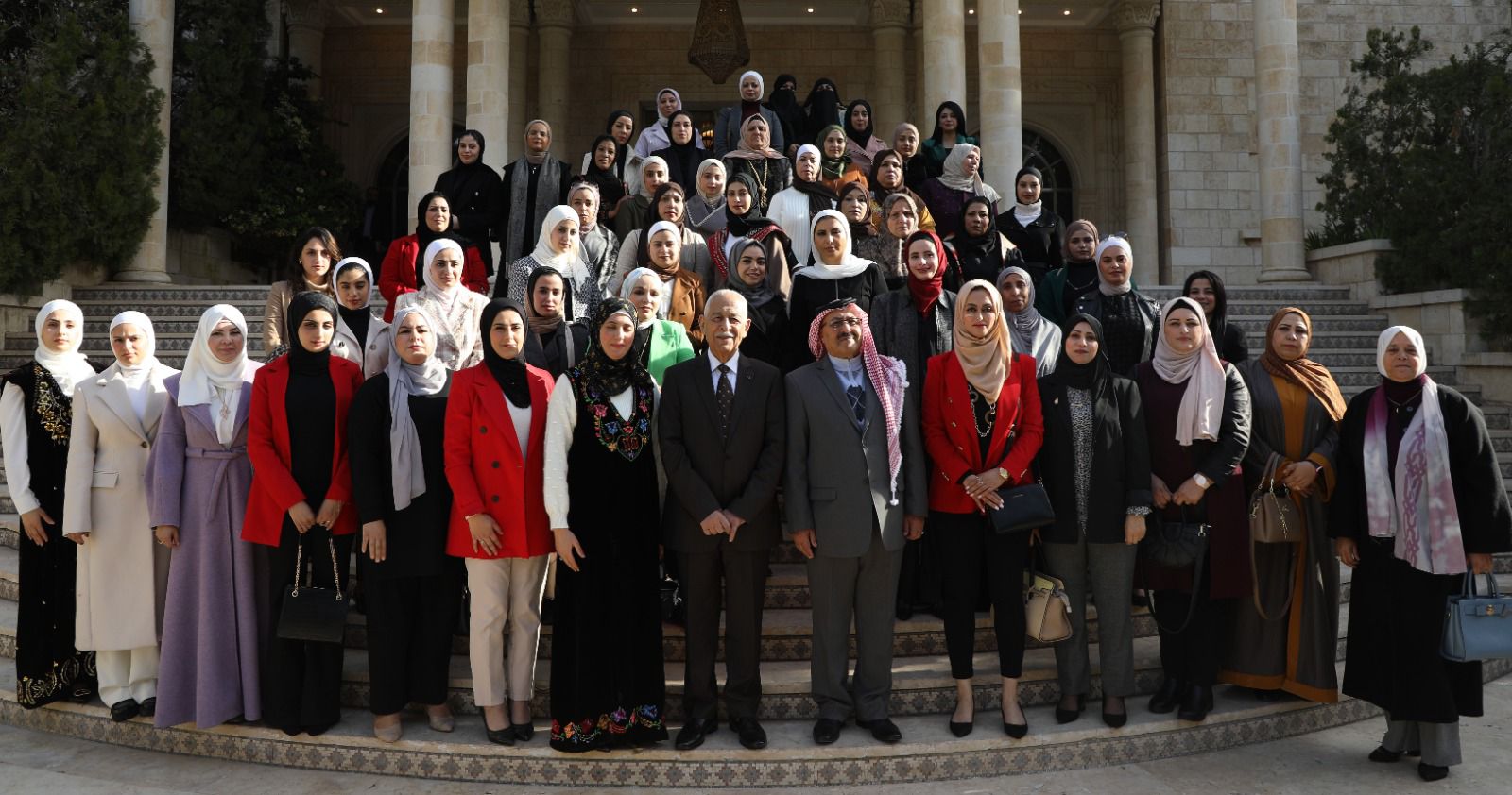 العيسوي يلتقي فعاليات مجتمعية نسائية وشبابية ومؤسسات مجتمع مدني