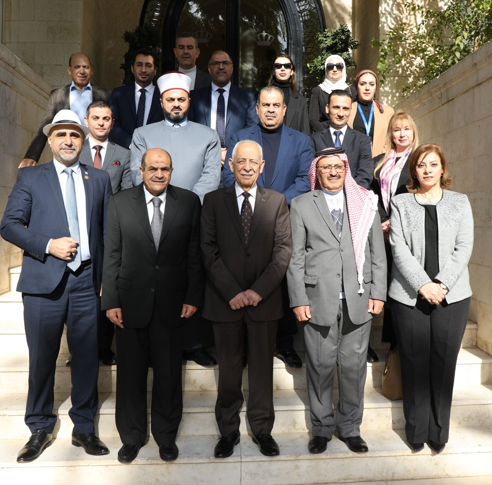 صورة حول : العيسوي يلتقي فعاليات مجتمعية نسائية وشبابية ومؤسسات مجتمع مدني العيسوي يلتقي فعاليات مجتمعية نسائية وشبابية ومؤسسات مجتمع مدني