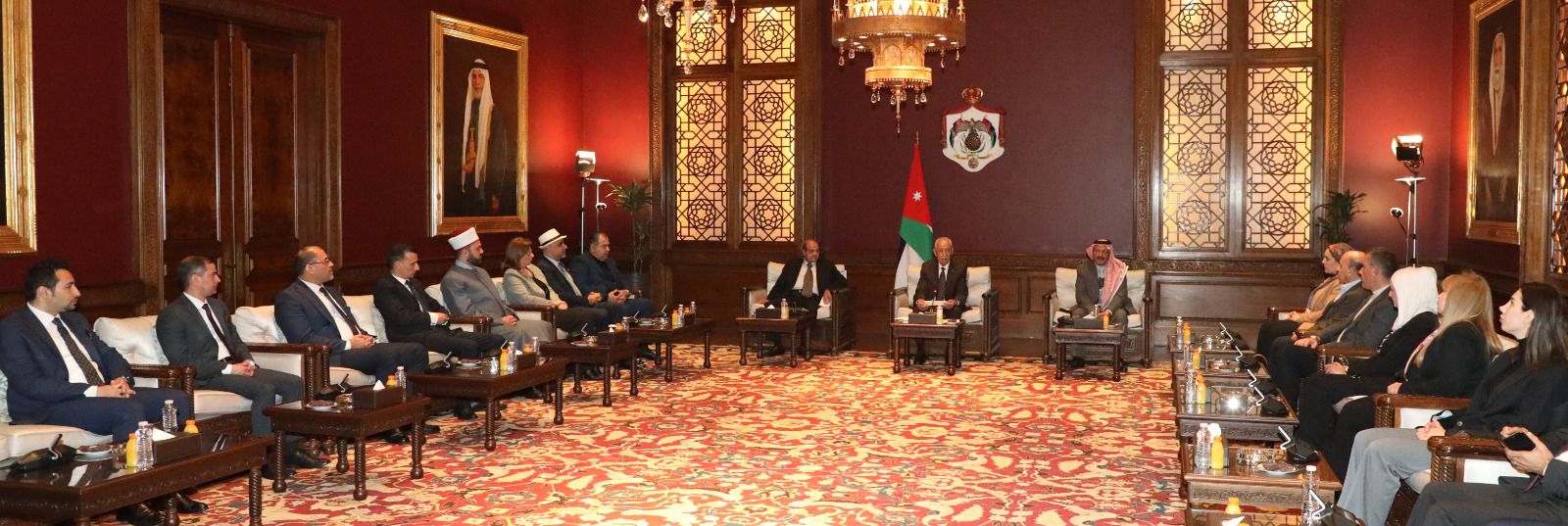 صورة حول : العيسوي يلتقي فعاليات مجتمعية نسائية وشبابية ومؤسسات مجتمع مدني العيسوي يلتقي فعاليات مجتمعية نسائية وشبابية ومؤسسات مجتمع مدني