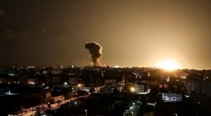 الاحتلال يشن غاراته على مواقع بريف دمشق