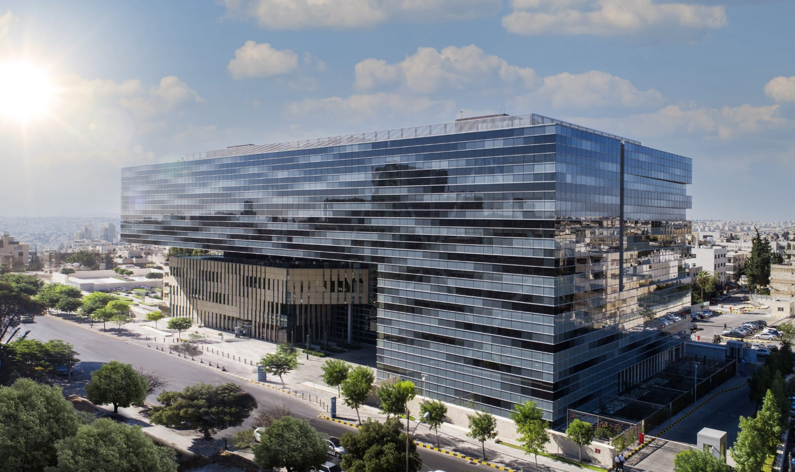 بنك الإسكان يدعم المنتخب الوطني لكرة القدم "النشامى" بمبلغ 150 ألف دينار