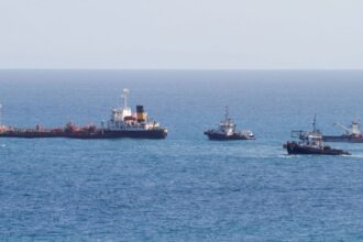 الحوثيون: تنفيذ عملية استهدفت سفينة نفط بريطانية بعدد كبير من الصواريخ