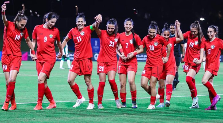 صورة حول : منتخب السيدات يتوج بلقب غرب آسيا لكرة القدم منتخب السيدات يتوج بلقب غرب آسيا لكرة القدم