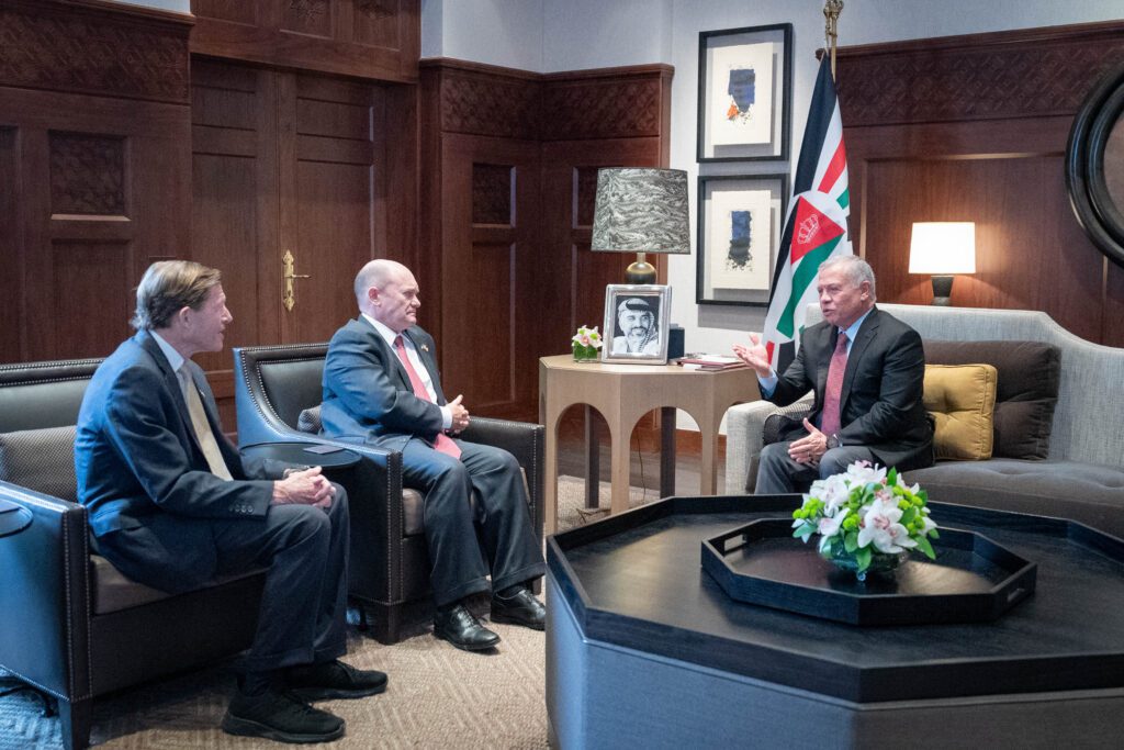 صورة حول : الملك يحذر من وقف الدعم الدولي لـ“الأونروا الملك يحذر من وقف الدعم الدولي لـ“الأونروا