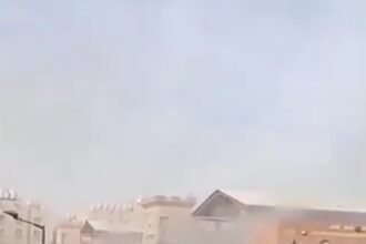 مدفعية الاحتلال تستهدف مدرسة تؤوي نازحين شمالي غربي خان يونس