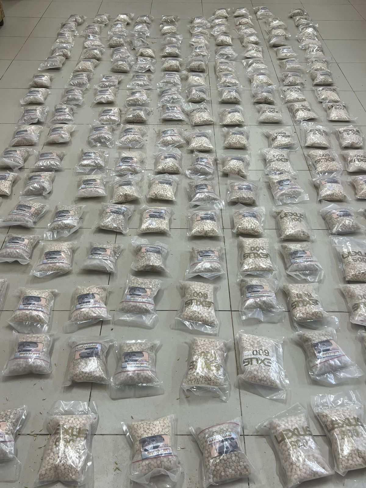 صورة حول : إحباط محاولة تهريب كميات كبيرة من المواد المخدرة قادمة من الأراضي السورية إحباط محاولة تهريب كميات كبيرة من المواد المخدرة قادمة من الأراضي السورية