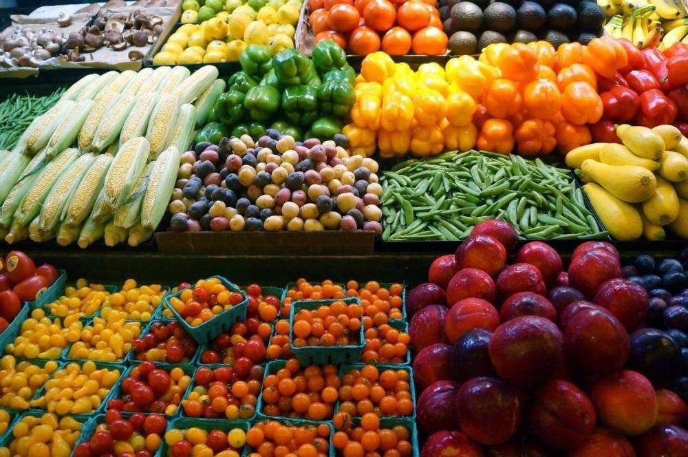 3290,265 طنا من الخضار والفواكه والورقيات ترد لدالسوق المركزي اليوم