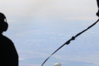 بتوجيهات ملكية سامية، القوات المسلحة تنفذ 3 انزالات جوية لمساعدات اغاثية وغذائية على شمال غزة.. صور