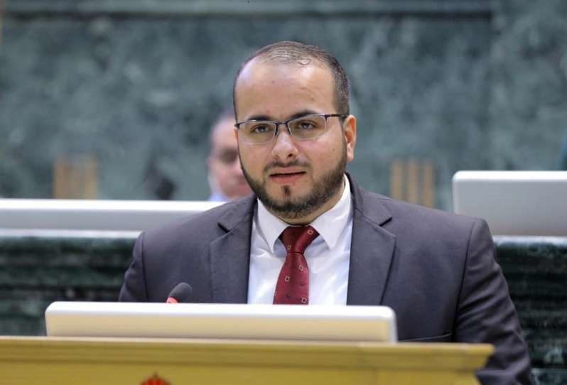 النائب الرياطي ينتقد فصل طلبة جامعات اثر مشاركتهم في فعاليات نصرة غزه