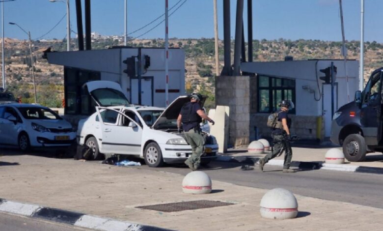صورة حول : جيش الاحتلال: جريحان بعملية طعن في القدس جيش الاحتلال: جريحان بعملية طعن في القدس
