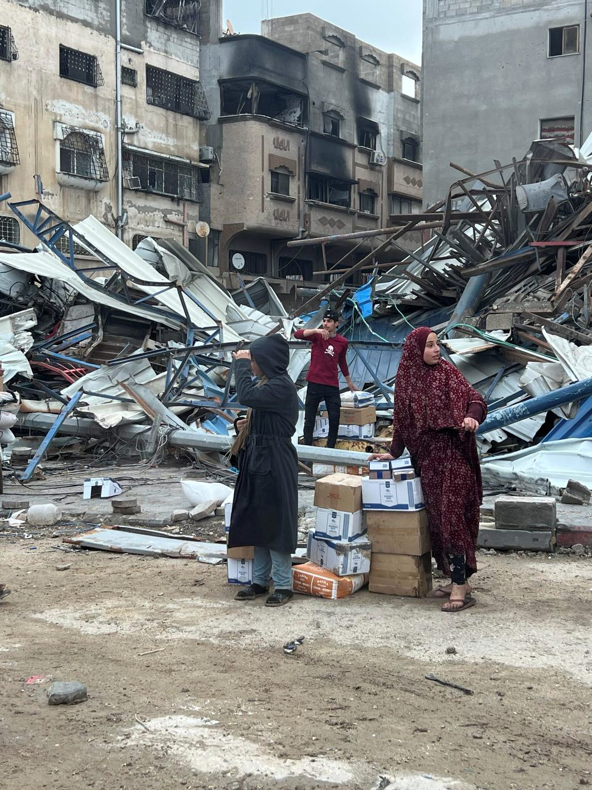 مجزرة إسرائيلية تستهدف لجانا عشائرية وحماس: الاحتلال يهدف لنشر الفوضى