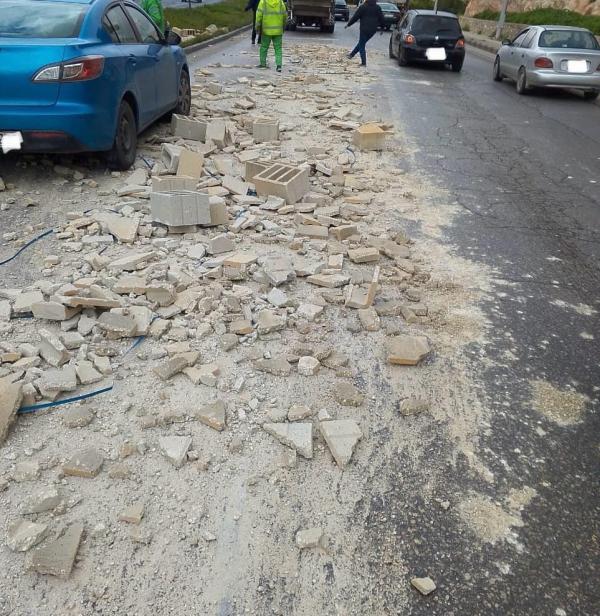 إدارة السير تحذر من أثر مروري على شارع الاستقلال