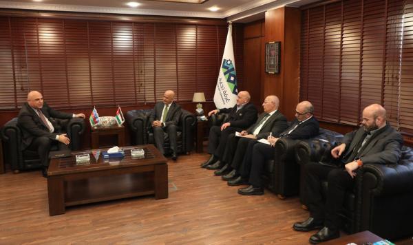 صورة حول : خلال لقائه السفير الاذري بالمملكة .. رئيس تجارة عمان : الأردن يملك بيئة محفزة للمستثمرين خلال لقائه السفير الاذري بالمملكة .. رئيس تجارة عمان : الأردن يملك بيئة محفزة للمستثمرين