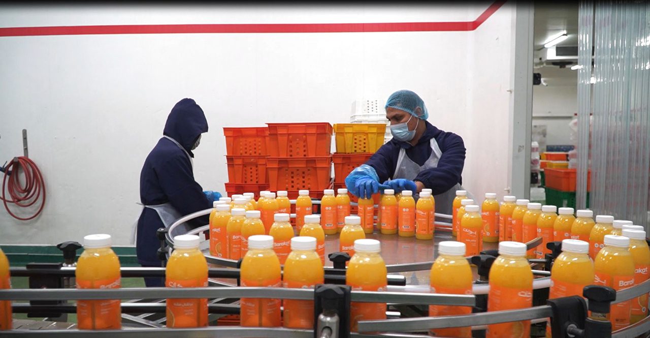 صورة حول : ضبطت الأجهزة الأمنية مصنع يزوّر تاريخ إنتاج عصائر رمضانية ضبطت الأجهزة الأمنية مصنع يزوّر تاريخ إنتاج عصائر رمضانية