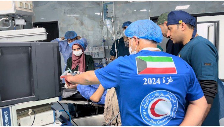 صورة حول : أطباء كويتيون عائدون من غزة يشيدون بصمود الشعب الفلسطيني أطباء كويتيون عائدون من غزة يشيدون بصمود الشعب الفلسطيني