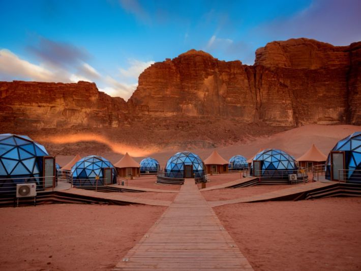 صورة حول : 18 ألف زائر لوادي رم خلال شهرين 18 ألف زائر لوادي رم خلال شهرين